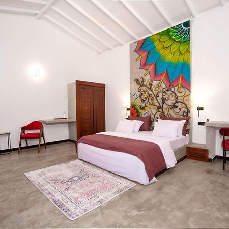Hasthri Boutique Red Chalet In Ahangama With Pool Near Beach Exteriör bild