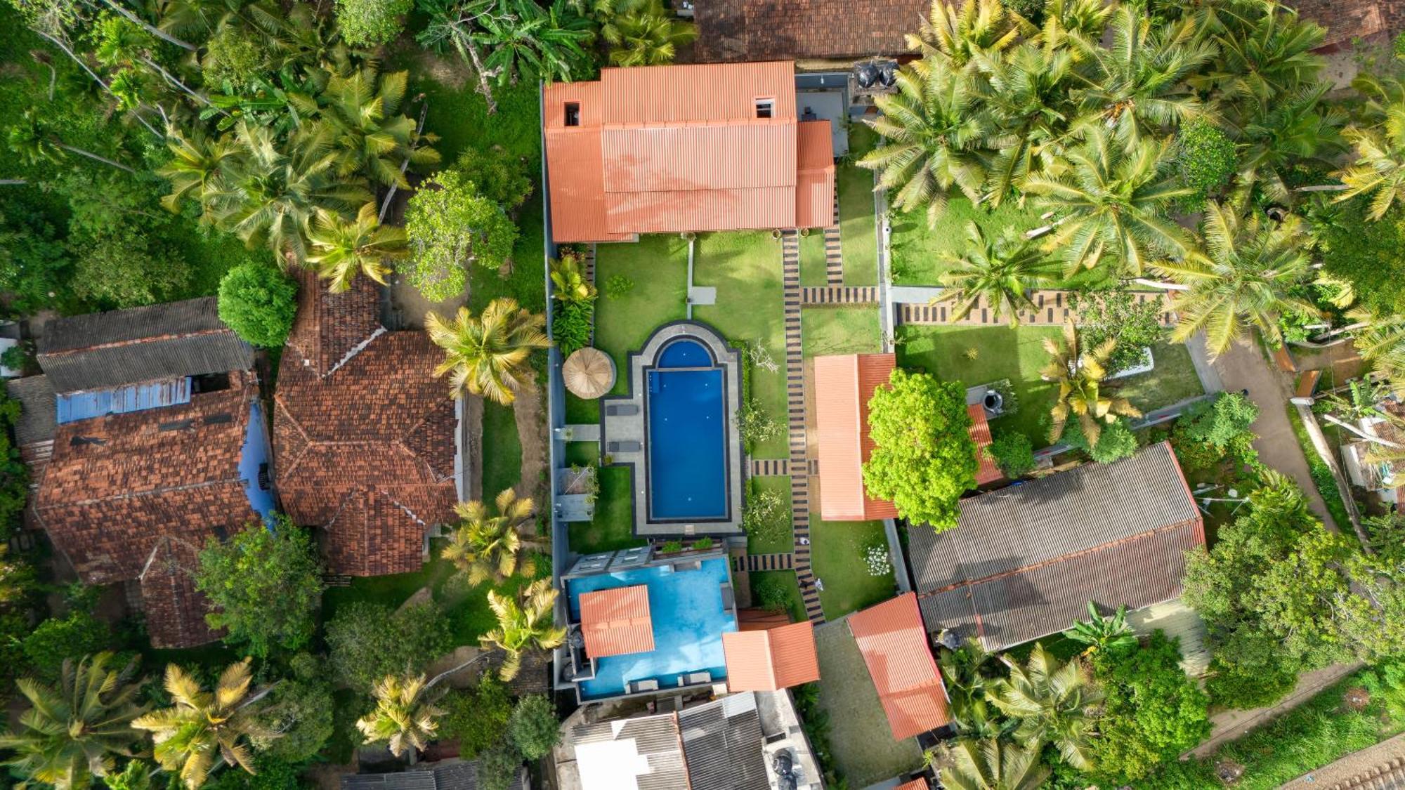 Hasthri Boutique Red Chalet In Ahangama With Pool Near Beach Exteriör bild