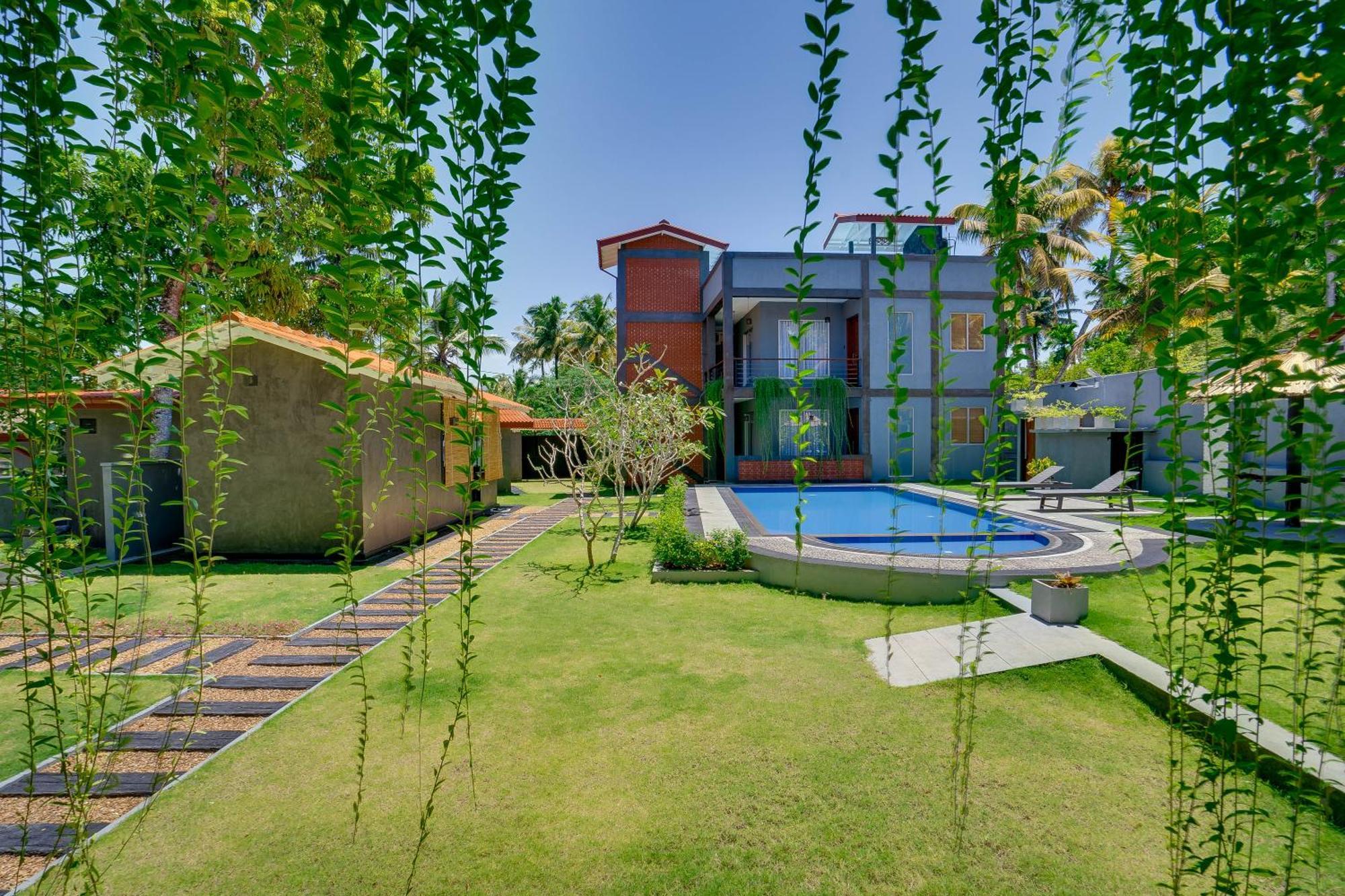 Hasthri Boutique Red Chalet In Ahangama With Pool Near Beach Exteriör bild