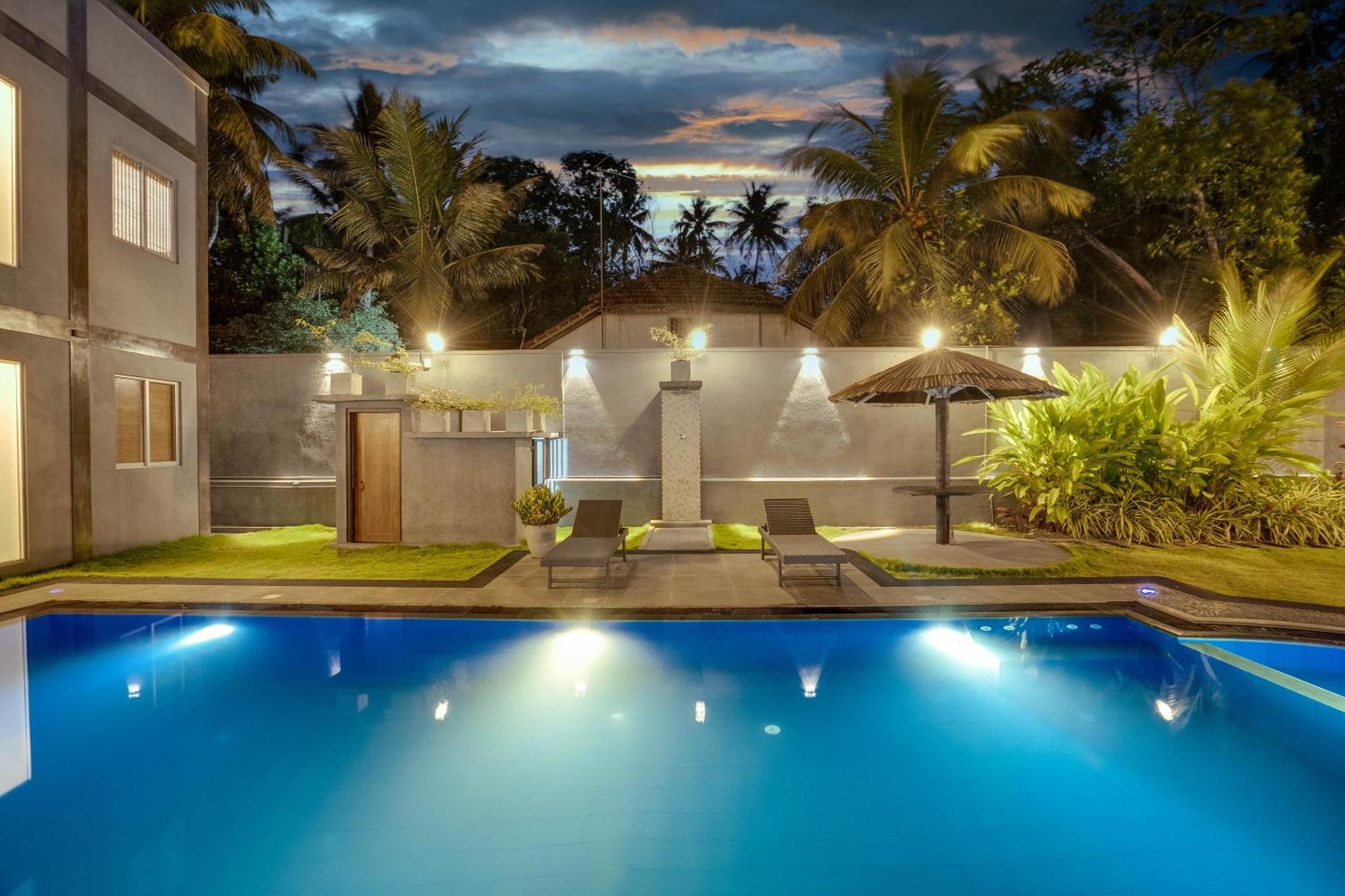 Hasthri Boutique Red Chalet In Ahangama With Pool Near Beach Exteriör bild
